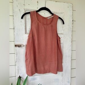 BODY CENTRAL, NWOT, LIGHTWEIGHT, SLEEVELESS BLOUSE WITH BUTTON BACK. SIZE M